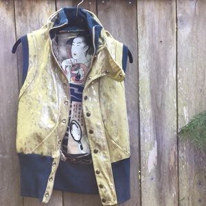 Geisha Print Reversible Vest Snap/Zip Tan/Gold S